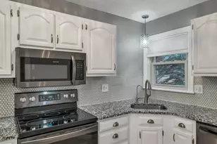 4 Kingston Way, Hudson, NH 03051 - Photo 3