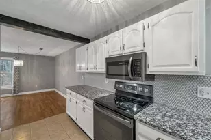 4 Kingston Way, Hudson, NH 03051 - Photo 5