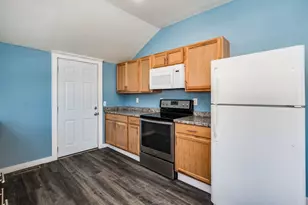 8 Phillips Ln, Rochester, NH 03868 - Photo 5