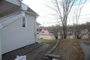 51 Portsmouth Ave, Exeter, NH 03833 - Photo 9