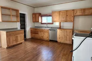 24 Jewel St, Gorham, NH 03581 - Photo 5