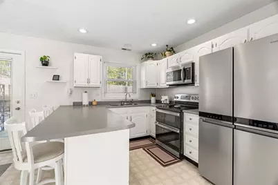 6 Kingston Way #B, Hudson, NH 03051 - Photo 3