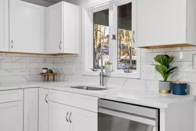 7 Ashley Court, Raymond, NH 03077 - Photo 5