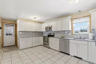 91 Miami Ct, Manchester, NH 03103 - Photo 9