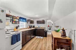 374 Bartlett St, Manchester, NH 03102 - Photo 7