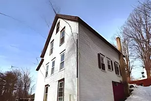 33 Munroe St, Franklin, NH 03235 - Photo 3