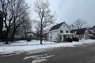 86 Elm St, Berlin, NH 03570 - Photo 3