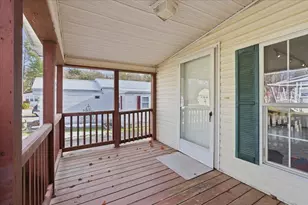 801 Nottingham Dr, Exeter, NH 03833 - Photo 3