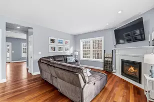 37 Manter Mill Rd, Londonderry, NH 03053 - Photo 5