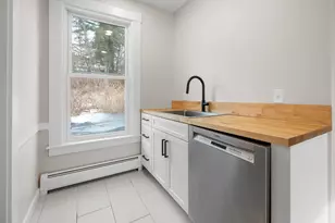 157 Summer St, Hartford, VT 05001 - Photo 21