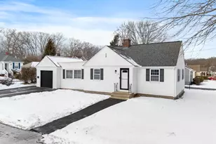 276 Salmon St, Manchester, NH 03104 - Photo 1