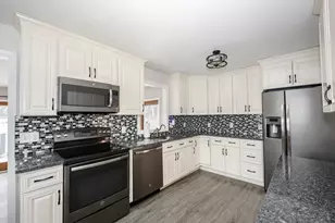 16 Bullard Dr, Hooksett, NH 03106 - Photo 9