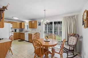 47 Lexington Ct, Hudson, NH 03051 - Photo 7