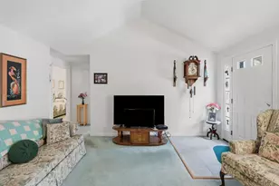 47 Lexington Ct, Hudson, NH 03051 - Photo 5