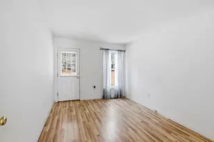 34 Pleasant St, Windham, NH 03087 - Photo 15