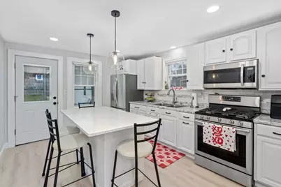 11 Lincoln Street, Manchester, NH 03103 - Photo 5