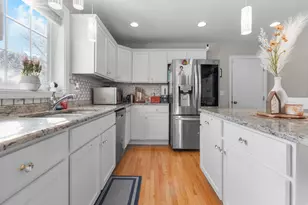 15 Double Brook Rd, Manchester, NH 03109 - Photo 11