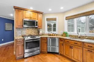 605 Straw Hill Rd, Manchester, NH 03104 - Photo 3