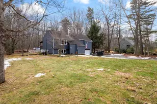 48 Redfield Cir, Derry, NH 03038 - Photo 3