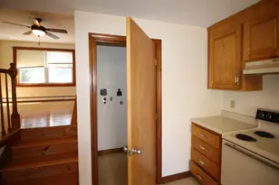 76 Franklin St, Derry, NH 03038 - Photo 3