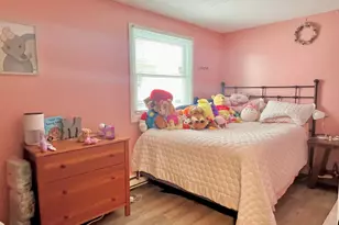 206 Calef Rd, Manchester, NH 03103 - Photo 9