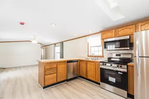 27 Melrose Dr, Rochester, NH 03868 - Photo 5