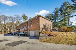 47 Oakridge Dr, Londonderry, NH 03053 - Photo 5