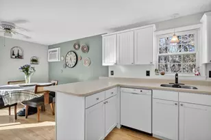 47 Oakridge Dr, Londonderry, NH 03053 - Photo 19