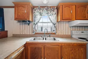 26 Amherst Rd, Newmarket, NH 03857 - Photo 9