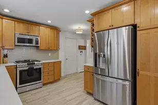 1 Pheasant Ln, Portsmouth, NH 03801 - Photo 5