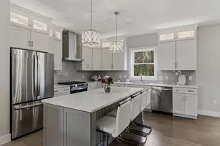 16 Elise Ave, Londonderry, NH 03053 - Photo 5