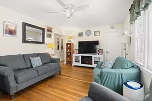 163 Tolles St, Nashua, NH 03064 - Photo 9