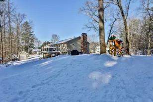 26 Sunapee St, Nashua, NH 03063 - Photo 5