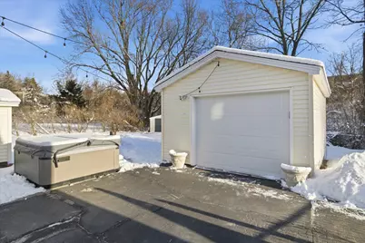 141 Bow Street, Manchester, NH 03103 - Photo 17