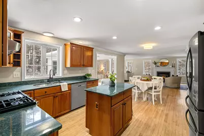 37 Sarah Drive, Merrimack, NH 03054 - Photo 11