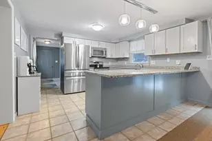 49 Cottage Cir, Lebanon, NH 03784 - Photo 9