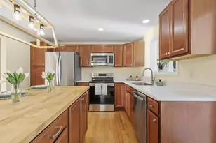 7 Tranquil Dr, Londonderry, NH 03053 - Photo 5