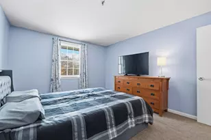 804 Elmwood Dr, Hudson, NH 03051 - Photo 19