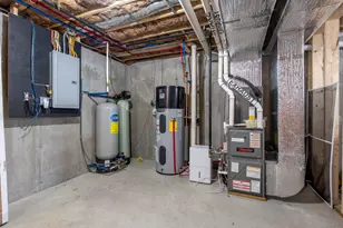 1109A Mammoth Rd, Pelham, NH 03076 - Photo 21