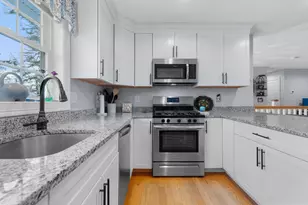 1109 Mammoth Rd, Pelham, NH 03076 - Photo 7