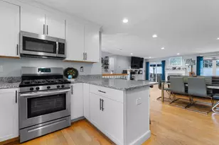 1109 Mammoth Rd, Pelham, NH 03076 - Photo 9