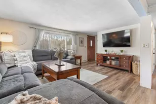 378 Chester Rd, Auburn, NH 03032 - Photo 7