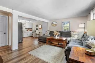 378 Chester Rd, Auburn, NH 03032 - Photo 9