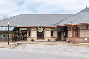 21 Veterans Square, Laconia, NH 03246 - Photo 1