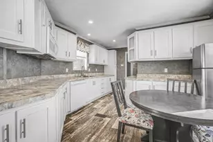 28 Woodlawn Dr, Allenstown, NH 03275 - Photo 1