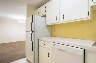 5 Silvestri Cir, Derry, NH 03038 - Photo 9