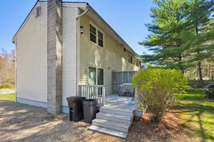 10 Woodburn Rd, Litchfield, NH 03052 - Photo 5