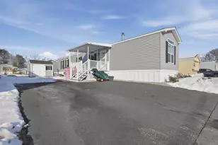 65 Caddy Dr, Salem, NH 03079 - Photo 5