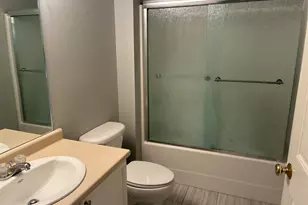 14 Crestview Cir, Londonderry, NH 03053 - Photo 9