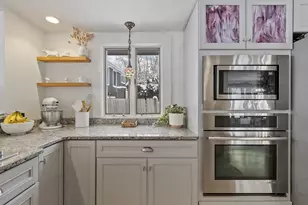 47 Cobbetts Pond Rd, Windham, NH 03087 - Photo 9